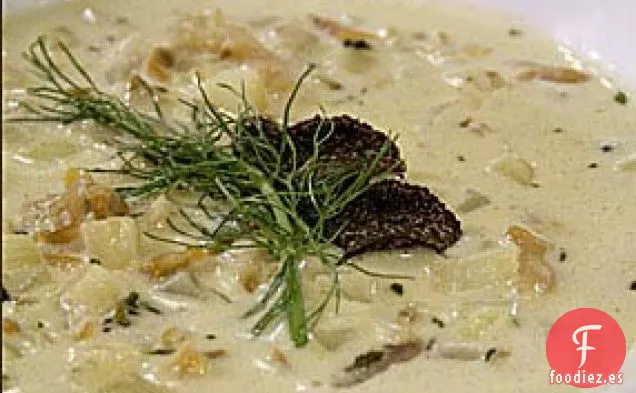 Sopa de Almejas con Trufas Negras, Nabos y Tomillo