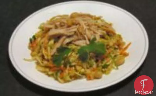 Carne Lite: Ensalada de Col Tailandesa con Pollo