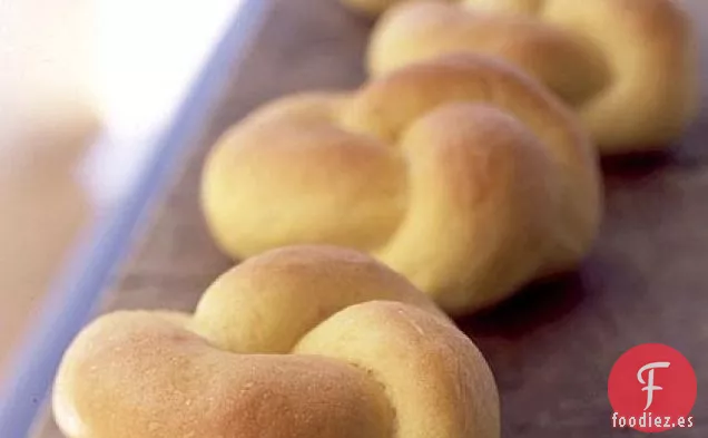 Rollos de Nudo de Batata Con Mantequilla