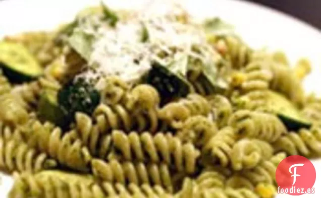 Cena de esta noche: Fusilli de Pesto con Maíz, Calabacín y Tocino