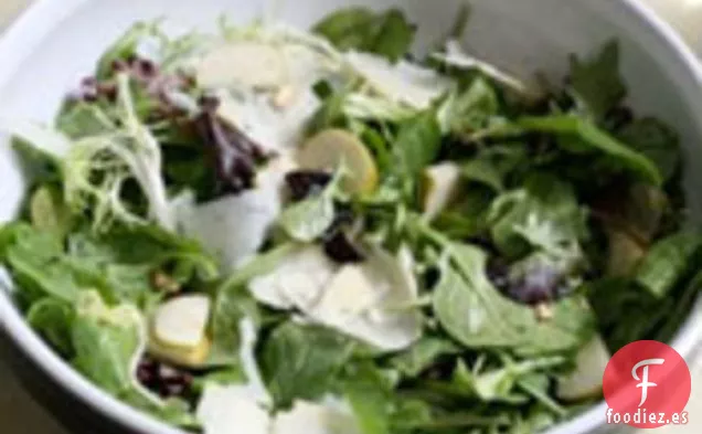 Cena de esta noche: Ensalada de Pera, Parmesano y Anacardo