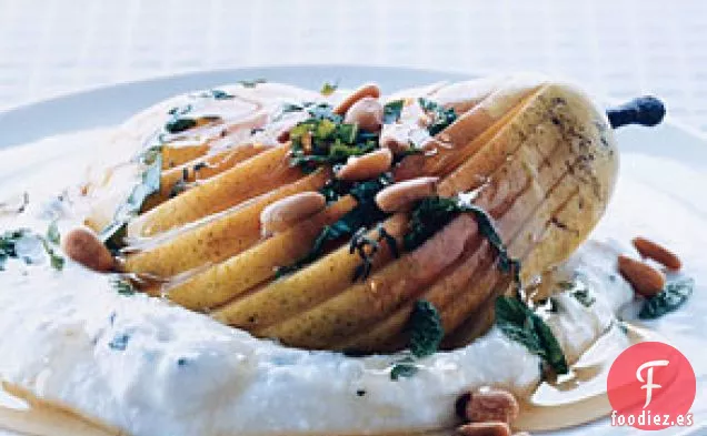 Peras con Requesón de Hierbas y Miel