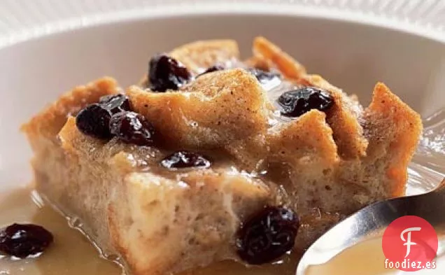 Budín de Pan de Nueva Orleans con Salsa Bourbon