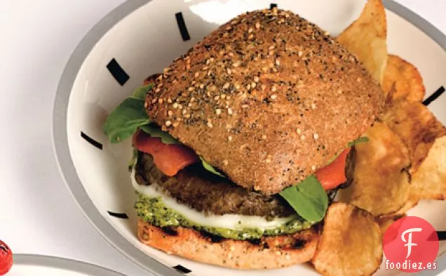 Hamburguesas Portobello con Pesto, Provolone y Pimientos Asados