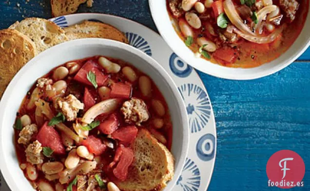 Sopa de Frijoles Blancos, Salvia y Salchichas