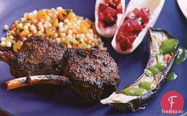 Remolacha y Jícama en Escarola con Aderezo de Yogur de Ajo