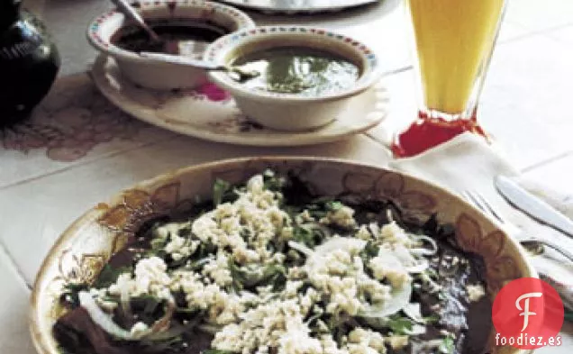 Tortillas en Salsa de Frijoles Negros