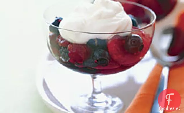 Mezcla de Bayas con Crema de Mascarpone-Limoncello