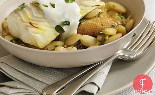 Bacalao estofado con frijoles de mantequilla y menta