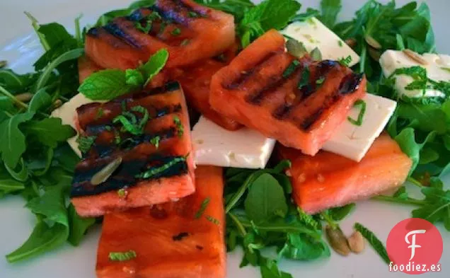 Ensalada De Sandía A La Parrilla Con Queso Feta, menta Y Lima