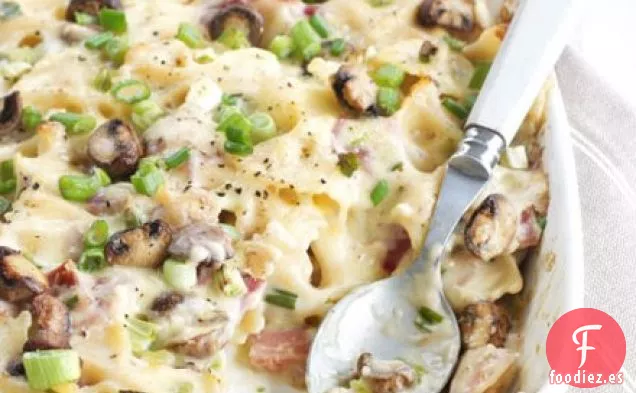 Horneado cremoso de pasta con jamón y champiñones
