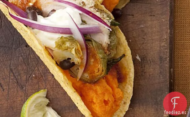 Tacos de Cerdo y Frijoles Negros
