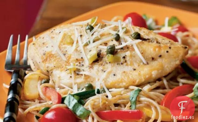 Piccata de Pollo con Pasta de Verduras de Verano