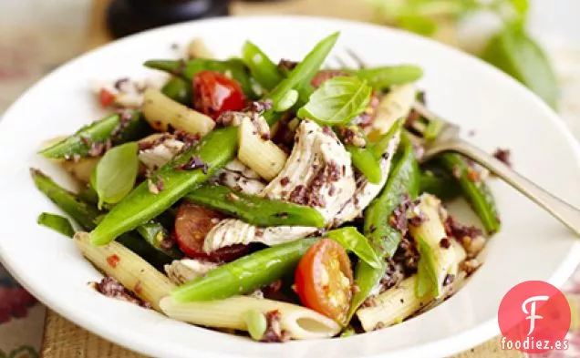 Pasta de pollo Tapenade con judías verdes