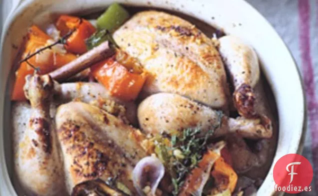 Pollo en Olla de Barro con Dátiles, Sucuk y Bulgur