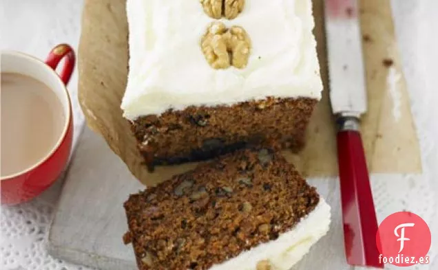 Pastel de zanahoria con glaseado de canela