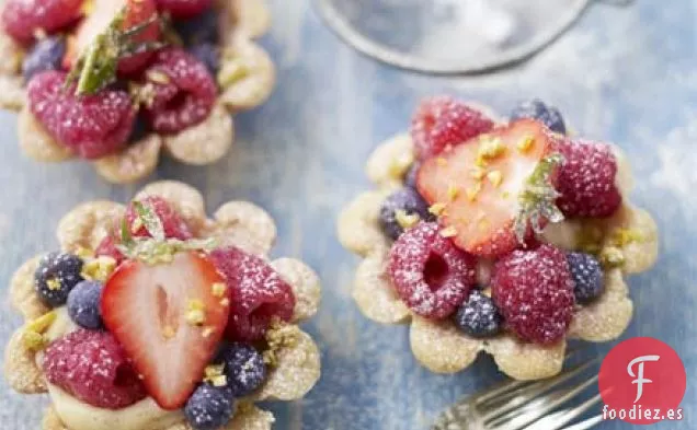 Tartaletas de tazón de fruta de verano