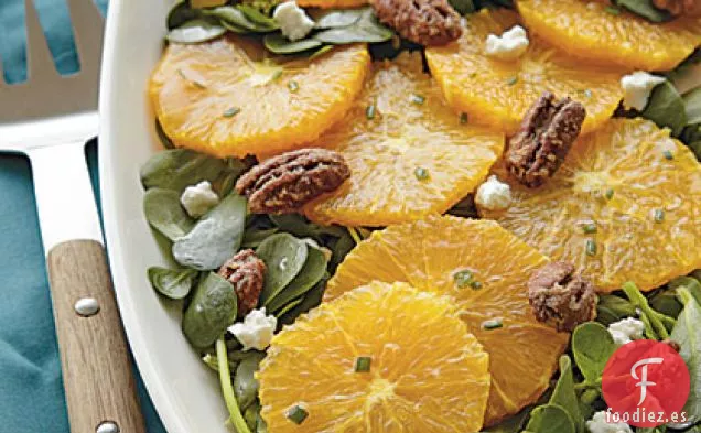 Ensalada de Naranja Especiada con Queso de Cabra y Nueces Glaseadas