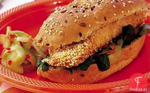 Sustitutos de salmón con sésamo y pepino en escabeche