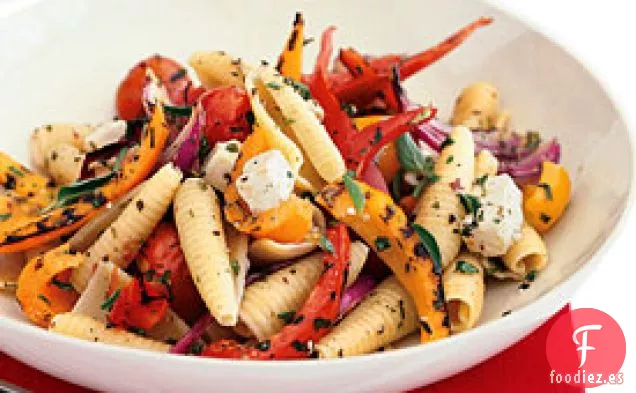 Pasta con Verduras a la Parrilla y Queso Feta
