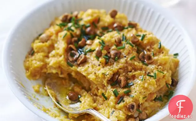 Puré de raíces con pimienta y avellanas tostadas
