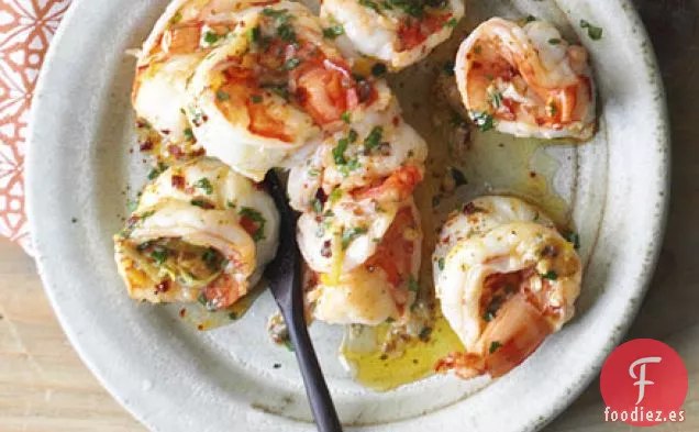 Gambas fritas con chile, limón y perejil