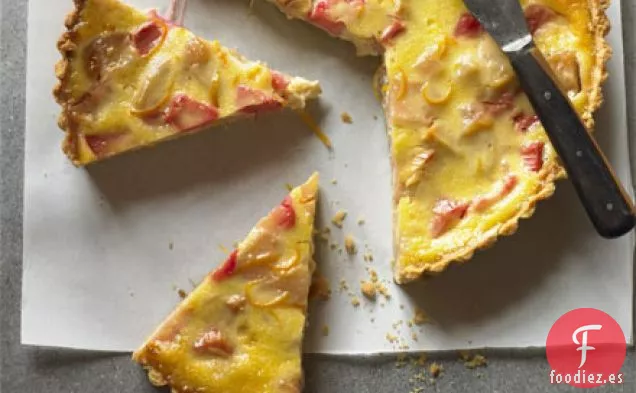 Tarta de manzana, ruibarbo y natillas