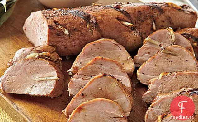 Solomillo de Cerdo a la Parrilla con Salsa de Tomate y Piña Verde