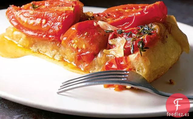Tarta de tomate y cebolla caramelizada tatin