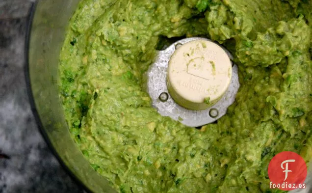Guacamole De Guisantes Aplastado Con Cilantro, Jengibre Y Lima
