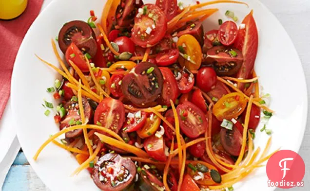 Ensalada de tomate y zanahoria de finales de verano