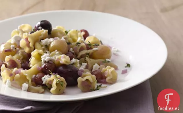 Campanelle con Uvas Tostadas y Queso Feta