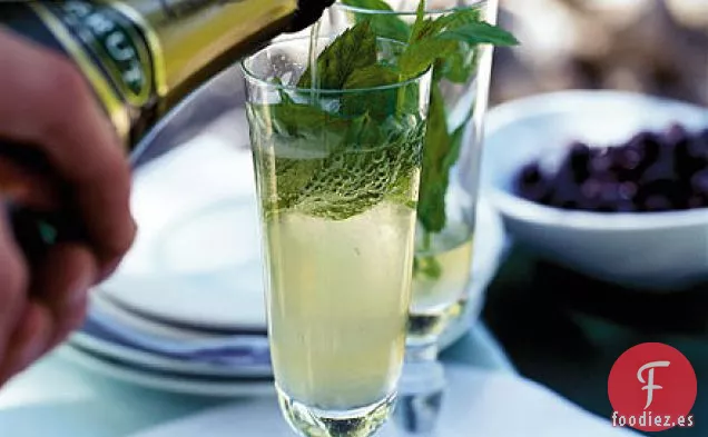 Juleps de menta y limón espumosos
