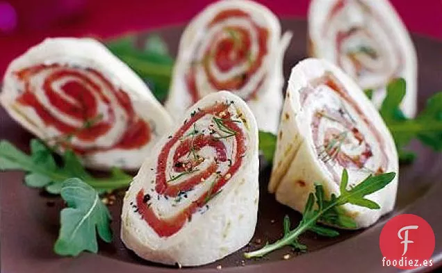 Rotollos de salmón ahumado