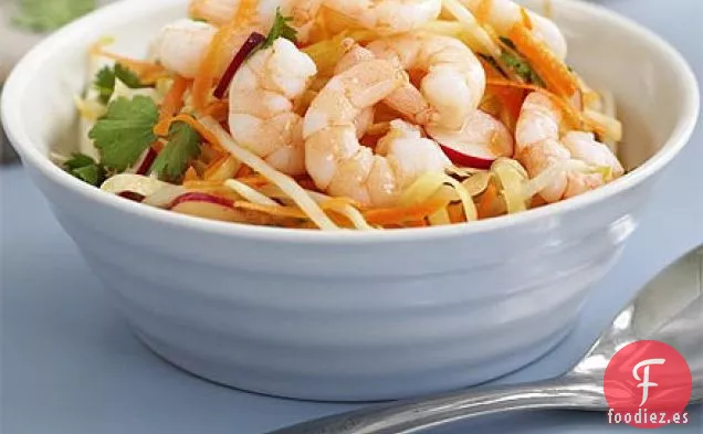 Ensalada de col de gambas asiáticas sin cocinar