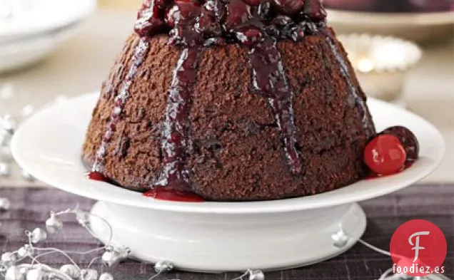 Budín de chocolate con jarabe de bayas especiadas