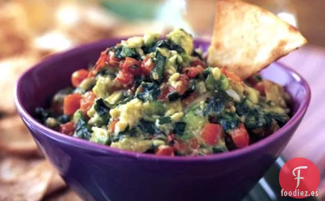 Guacamole de Ajo Asado, Poblano y Pimiento Rojo
