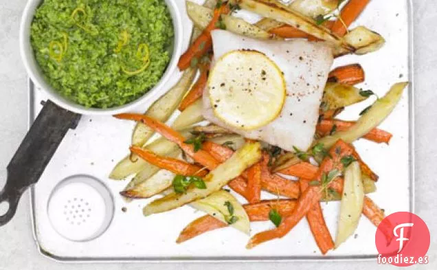 Pescado y patatas fritas con aroma a limón
