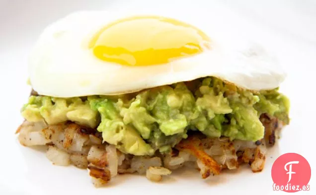 Desayuno de Huevo de Aguacate Marrón Hash