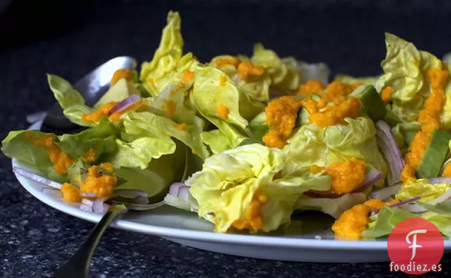 Ensalada De Aguacate Con Aderezo De Zanahoria y jengibre