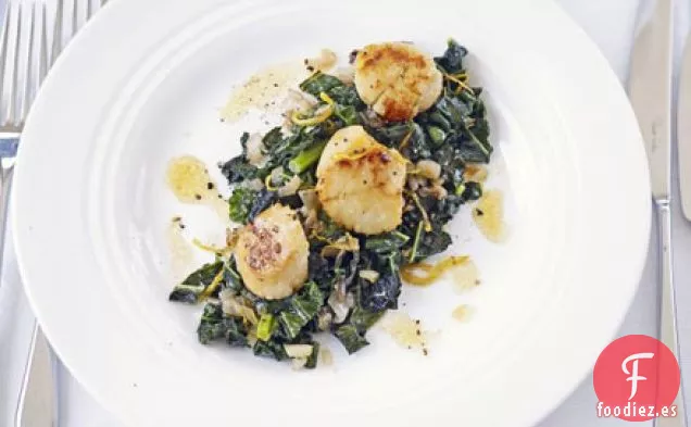 Vieiras chamuscadas con verduras aromatizadas