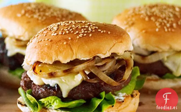 Hamburguesas de Cereza y Brie con Romero y Cebolla a la Parrilla