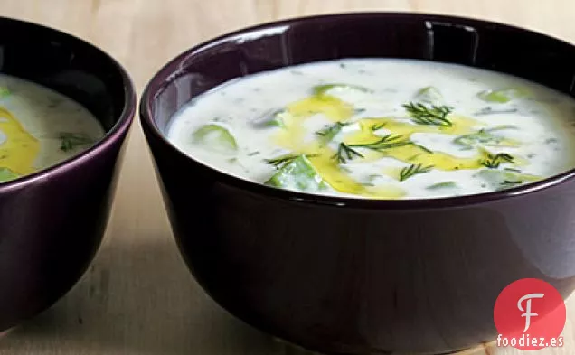Sopa Fría de Pepino, Aguacate y Yogur