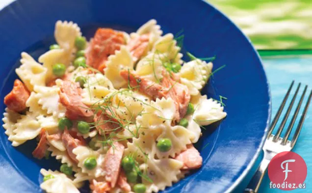 Farfalle Cremoso con Salmón y Guisantes
