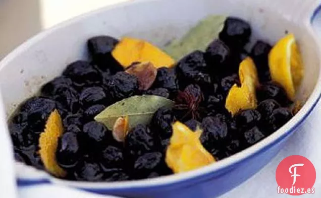 Aceitunas al horno con naranja y bahía