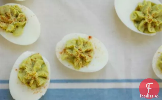 Huevos Rellenos de Aguacate