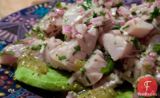 Ceviche De Cola Amarilla Con Salsa De Aguacate Y Tomate
