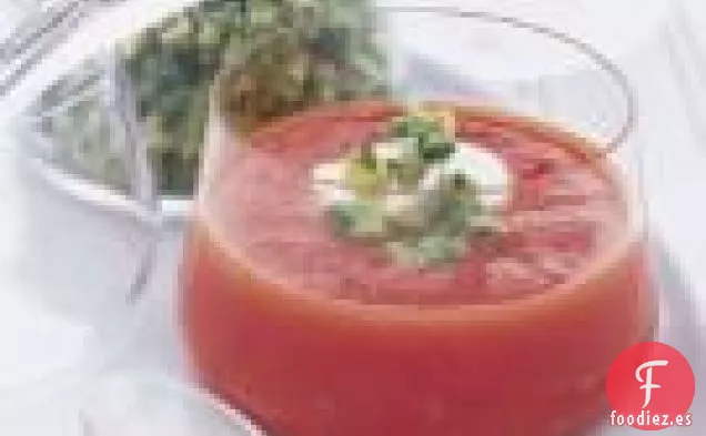Sopa De Tomate Fría Con Salsa De Aguacate