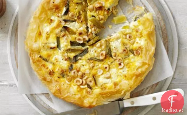 Tarta de queso de cabra, cebolleta y avellana