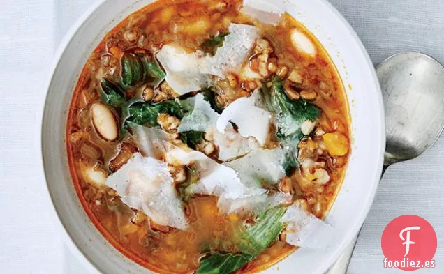 Sopa de Espelta Tostada con Escarola y Frijoles Blancos